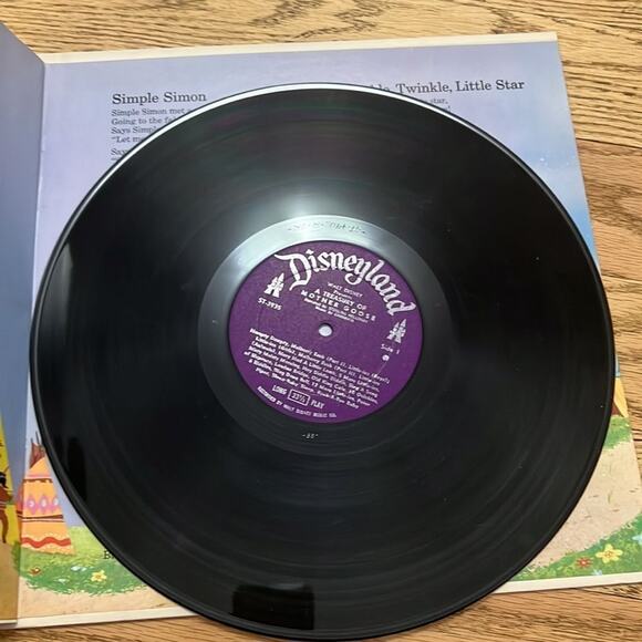 WALT DISNEY’ S TREASURY OF MOTHER GOOSE‎ NURSERY RHYMES. RECORD - Picture 7 of 8